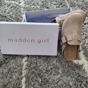 NWB Madden Girl youth 4 slip on shoes
